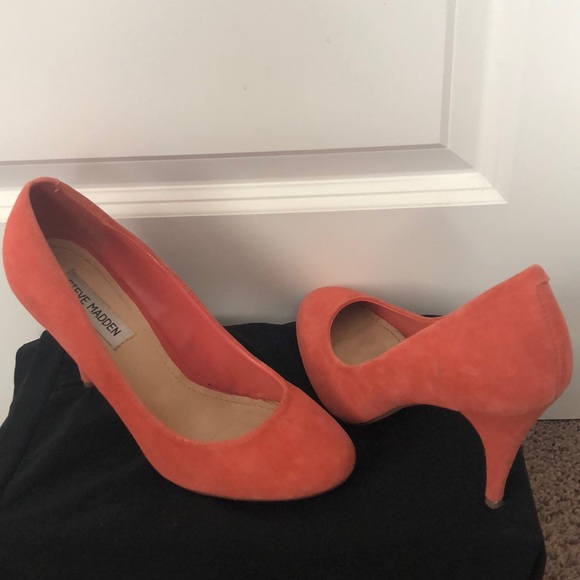 Steve Madden Orange suede pumps - Picture 1 of 3